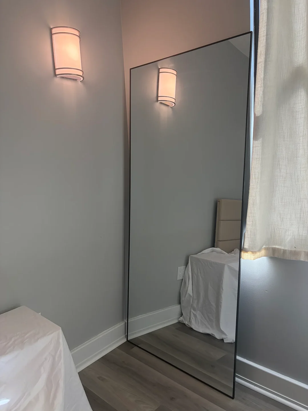 Large mirror in excellent condition image 1