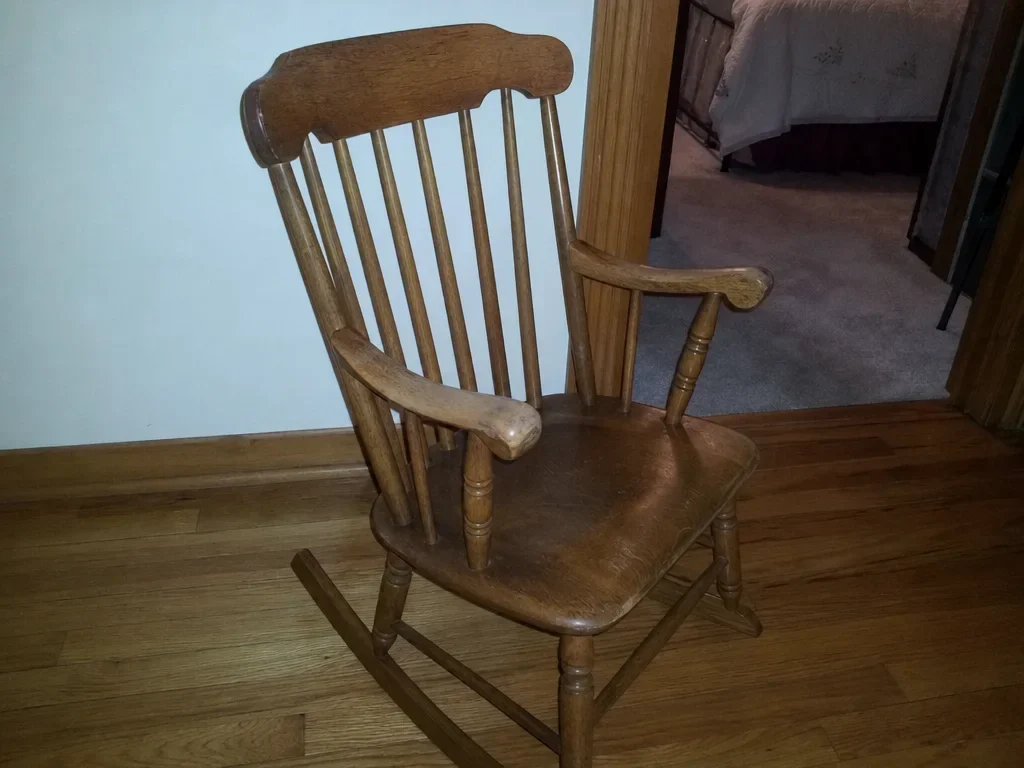 Wood rocking chair image 1