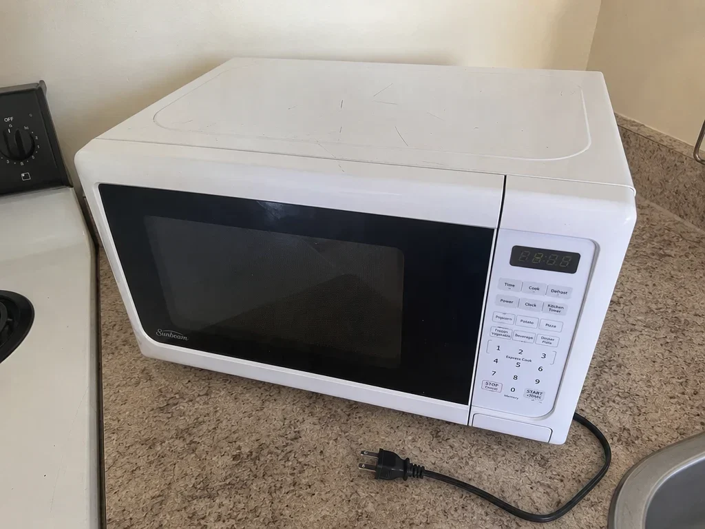 Compact countertop microwave image 1