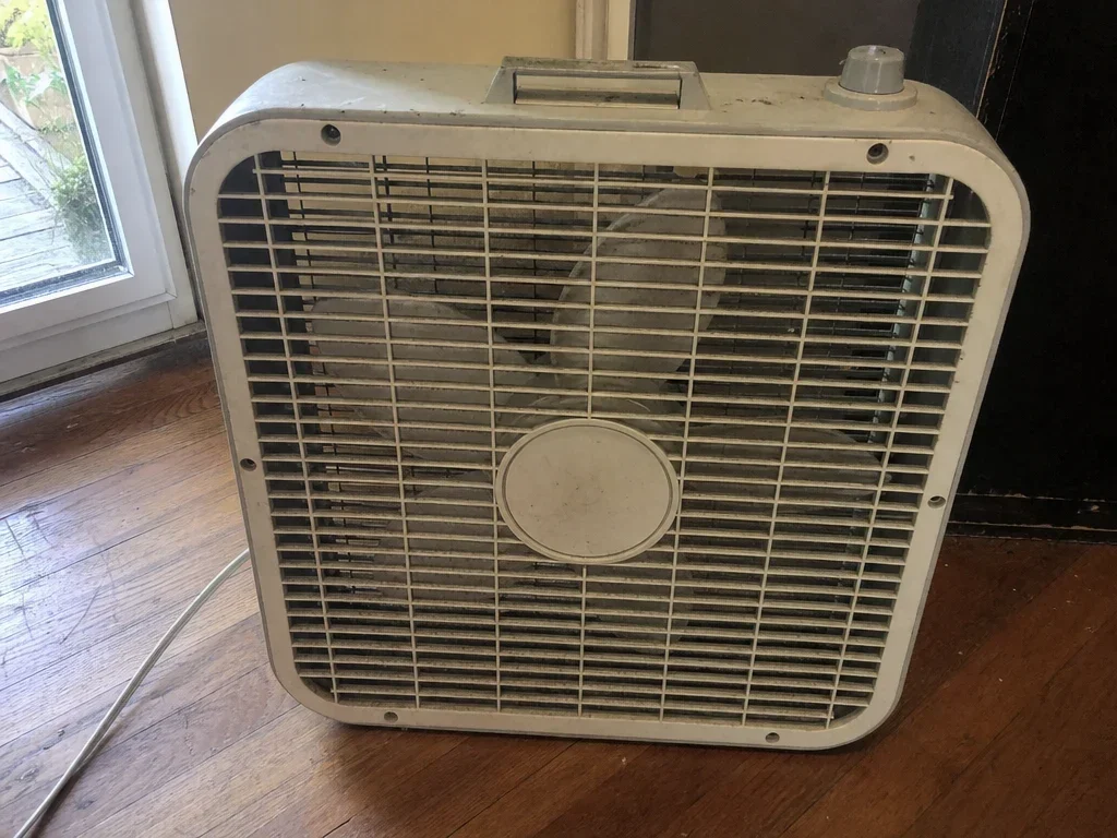 20 inch metal box fan image 1