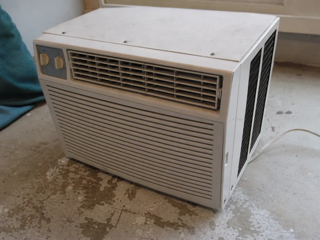 Small window AC unit image 1