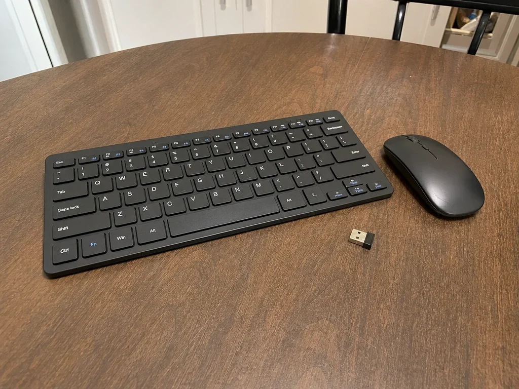 Wireless keyboard and mouse image 1
