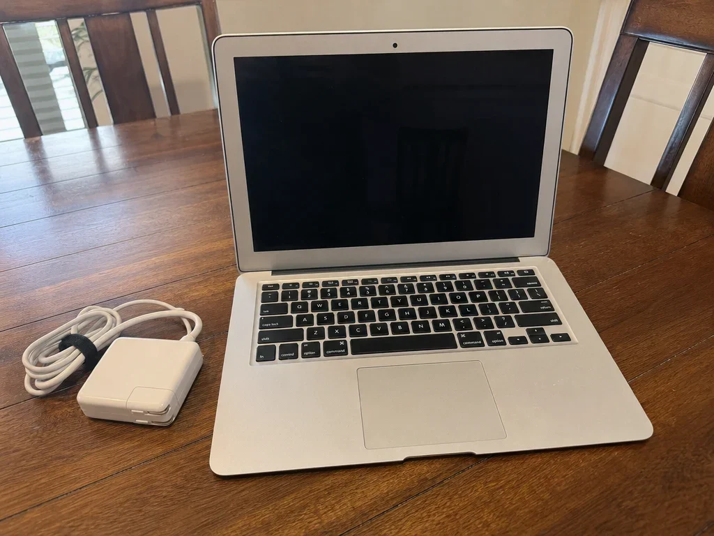 13 inch laptop - works well image 1